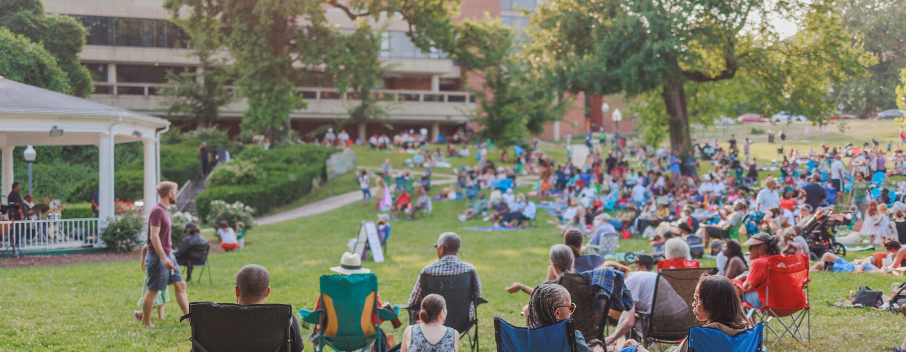 people relazing in lawn chairs